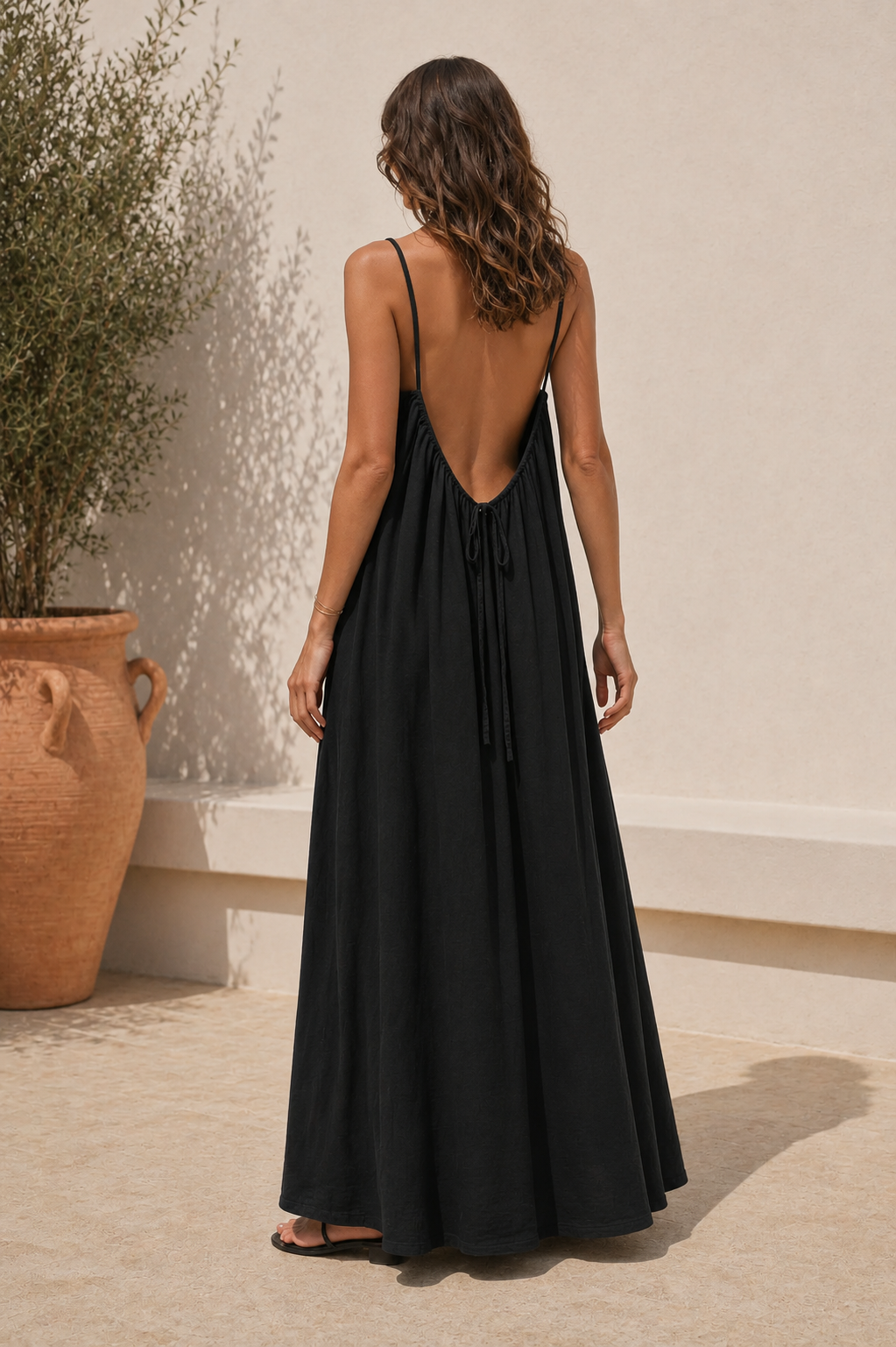 Yara - Trägerkleid mit offenem Rücken