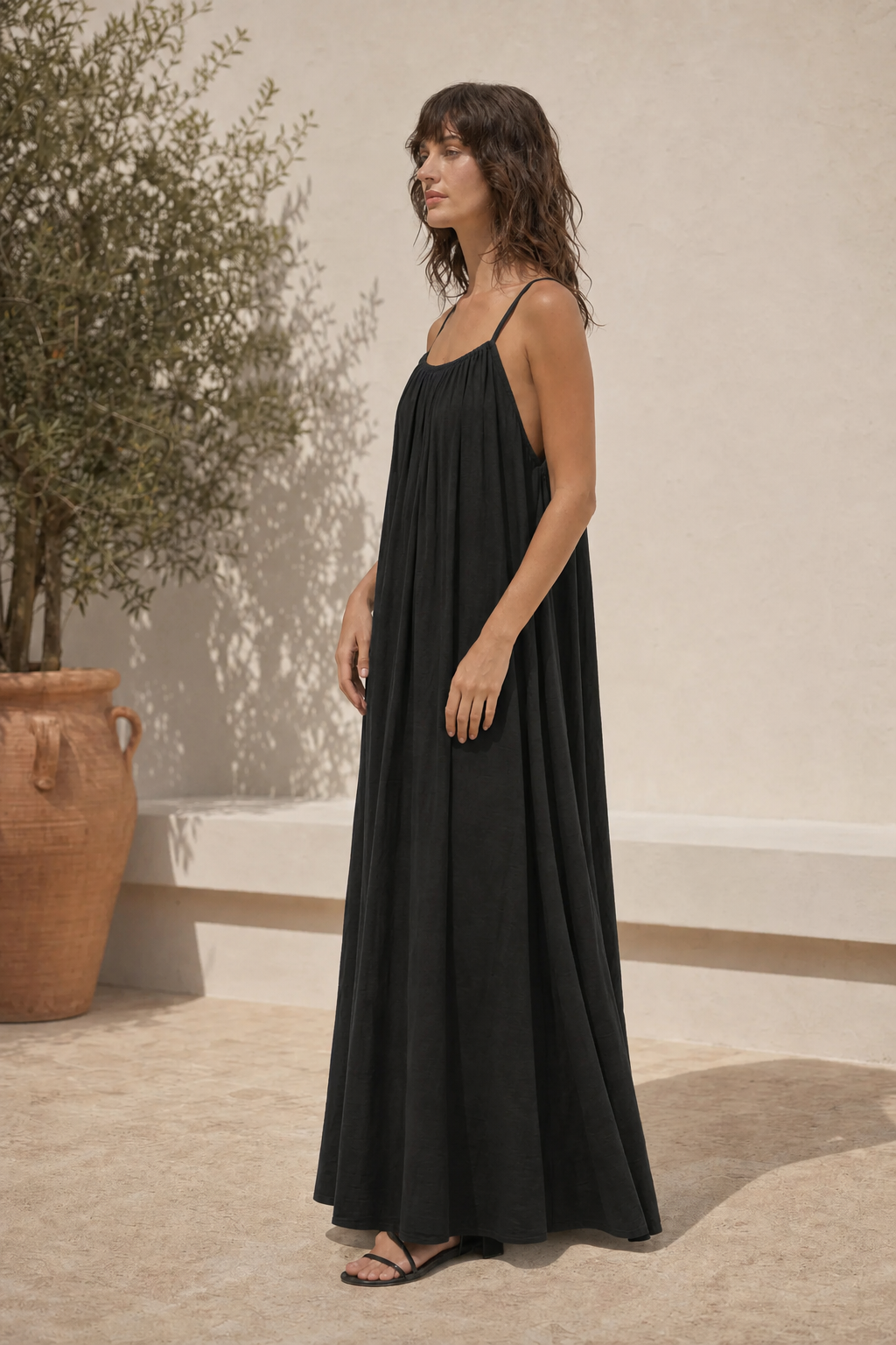 Yara - Trägerkleid mit offenem Rücken